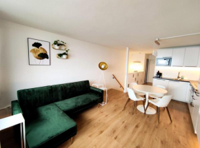2-Zimmer Wohnung, Pools, Sauna und Balkon